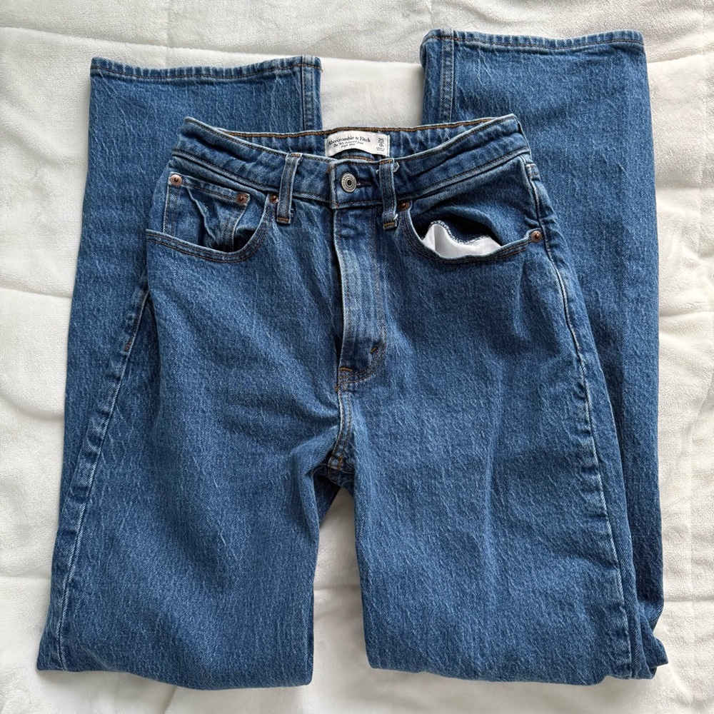Abercrombie & Fitch 90s Relaxed High Rise Jeans